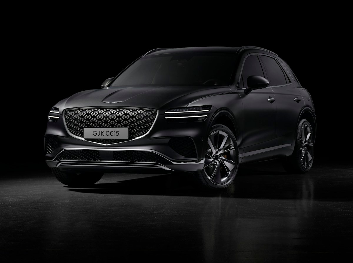 Luxury Crossover - Genesis GV70